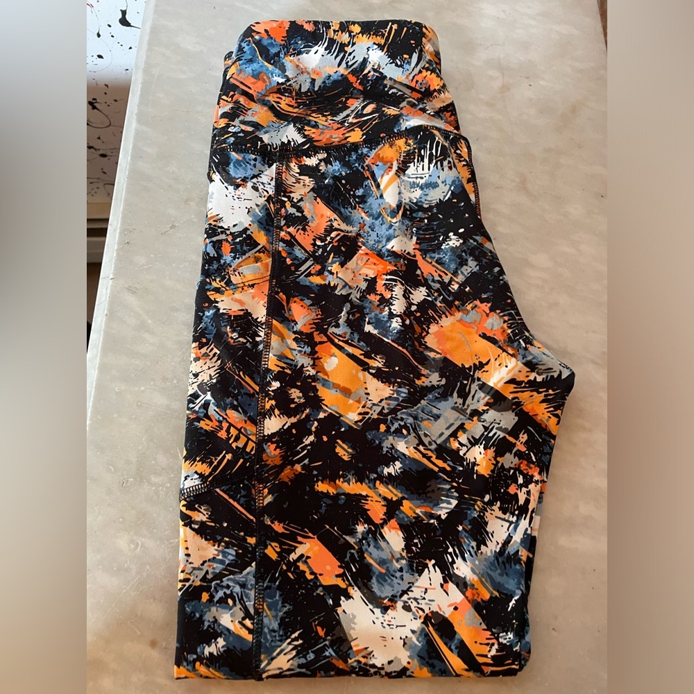 Super stretchy yoga pants, firework print, fun design.